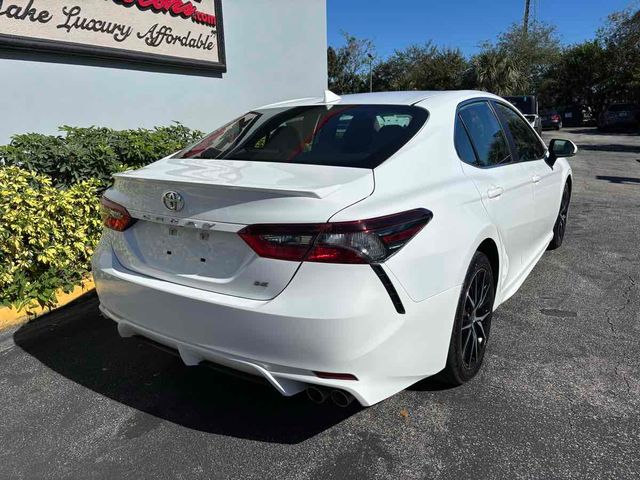 2022 Toyota Camry SE