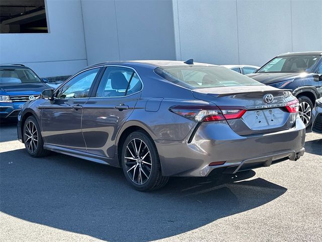 2022 Toyota Camry SE