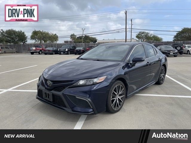 2022 Toyota Camry SE