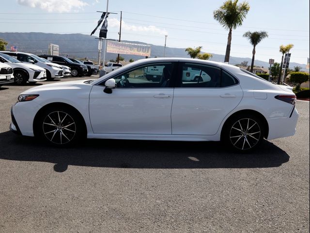 2022 Toyota Camry SE