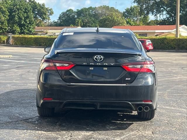 2022 Toyota Camry SE