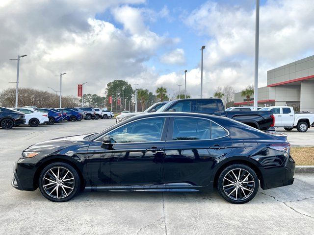 2022 Toyota Camry SE