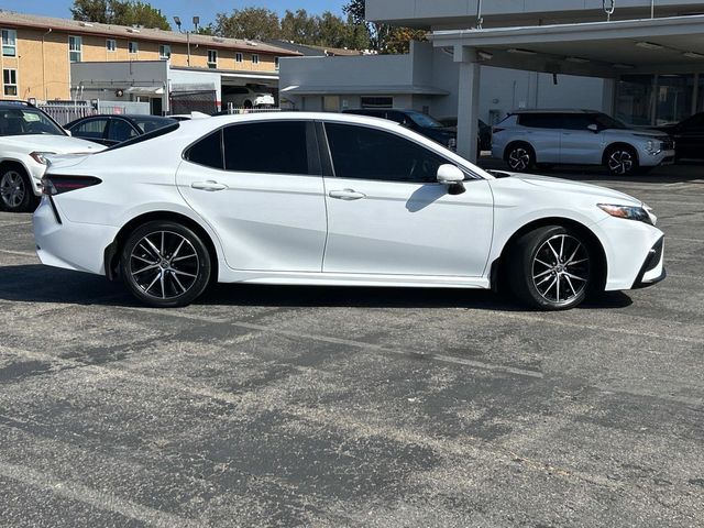 2022 Toyota Camry SE