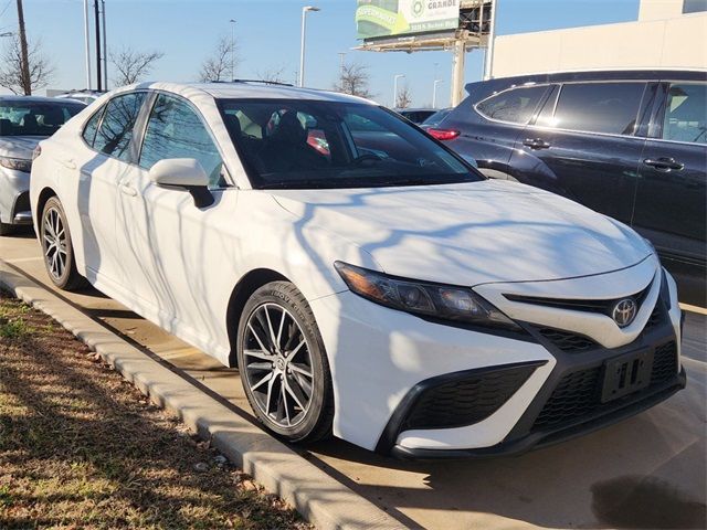 2022 Toyota Camry SE