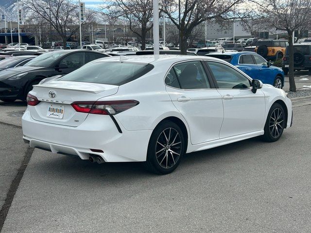 2022 Toyota Camry SE