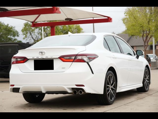 2022 Toyota Camry SE