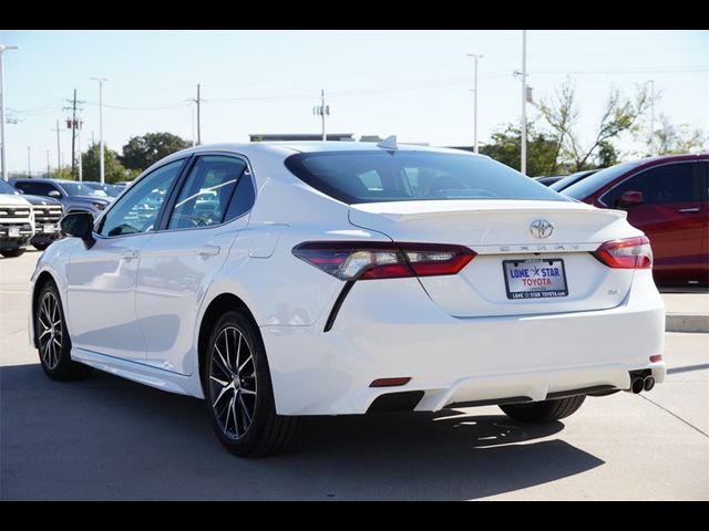 2022 Toyota Camry SE