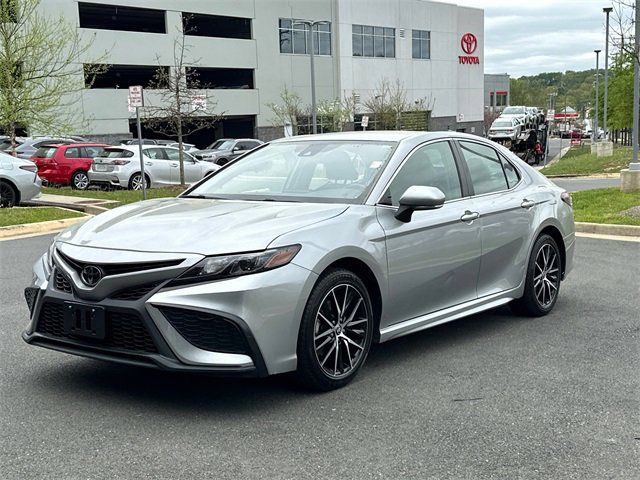 2022 Toyota Camry SE