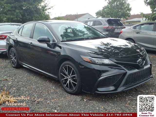 2022 Toyota Camry SE