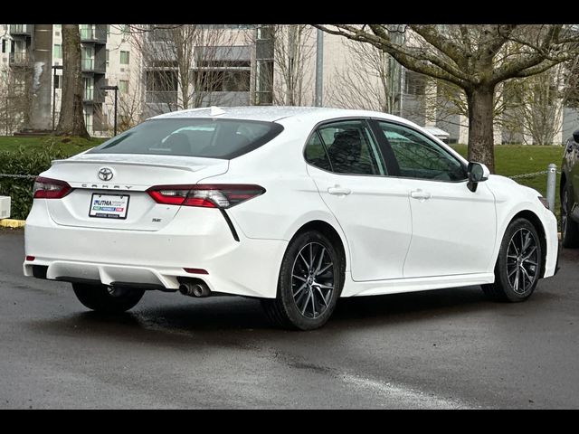 2022 Toyota Camry SE