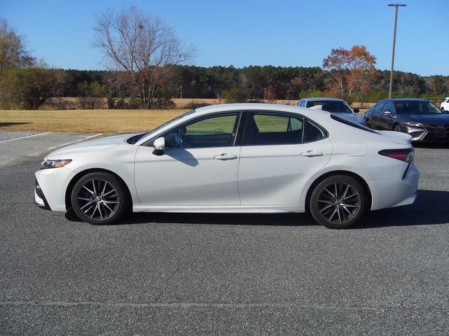 2022 Toyota Camry SE