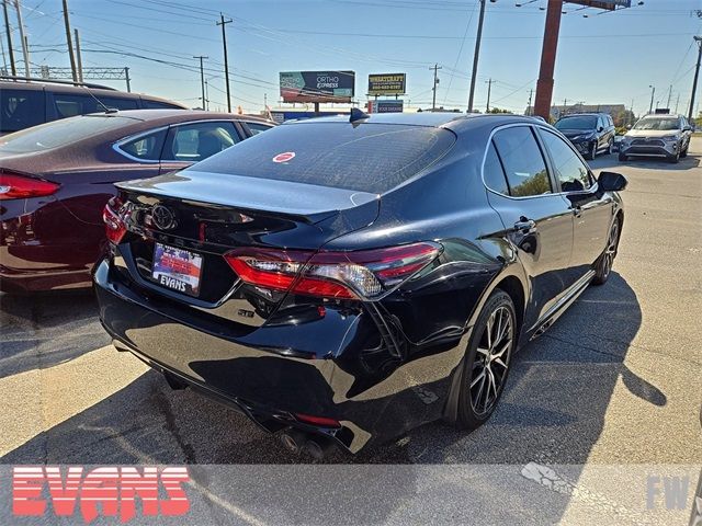 2022 Toyota Camry SE