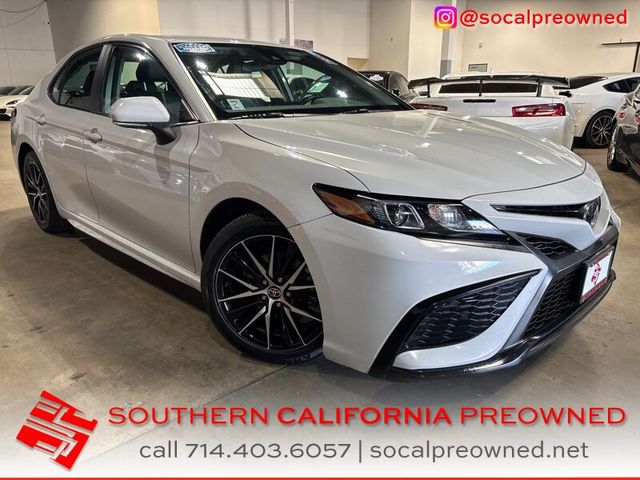 2022 Toyota Camry SE