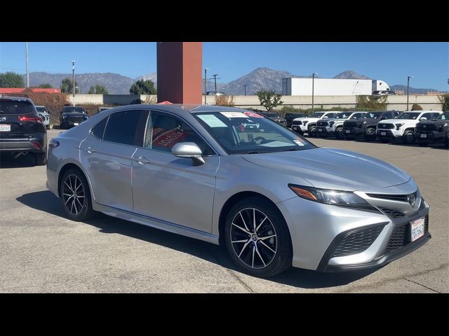 2022 Toyota Camry SE