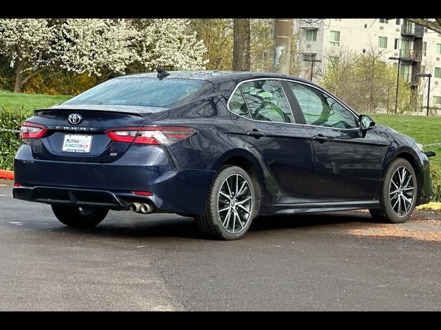 2022 Toyota Camry SE