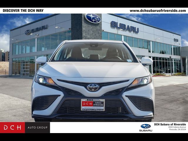 2022 Toyota Camry SE