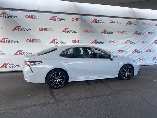 2022 Toyota Camry SE