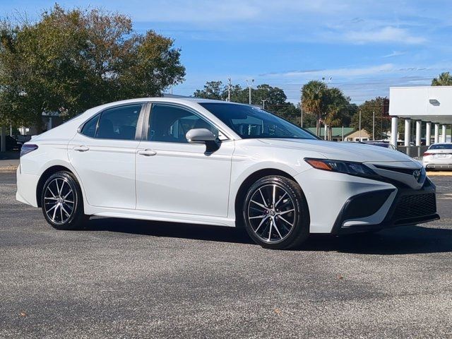 2022 Toyota Camry SE