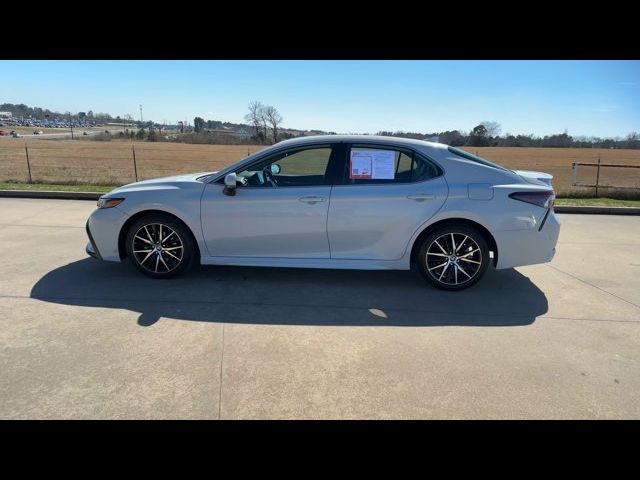 2022 Toyota Camry SE