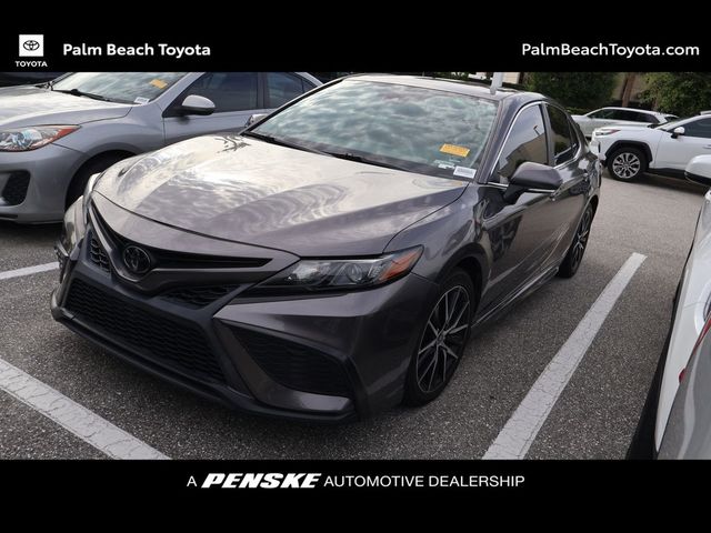 2022 Toyota Camry SE