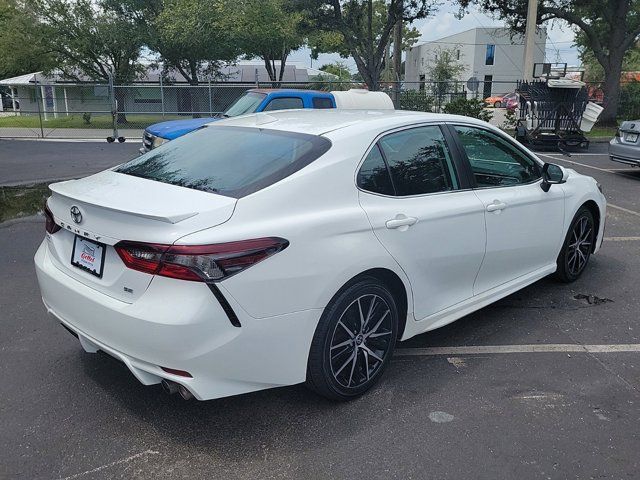 2022 Toyota Camry SE