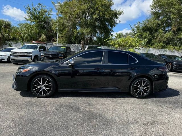 2022 Toyota Camry SE