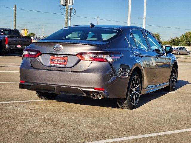 2022 Toyota Camry SE