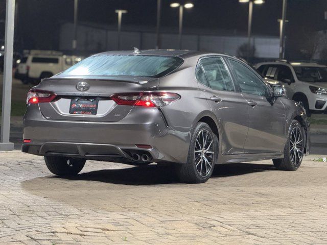 2022 Toyota Camry SE