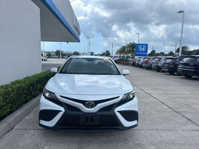 2022 Toyota Camry SE