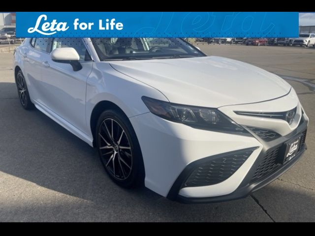 2022 Toyota Camry SE