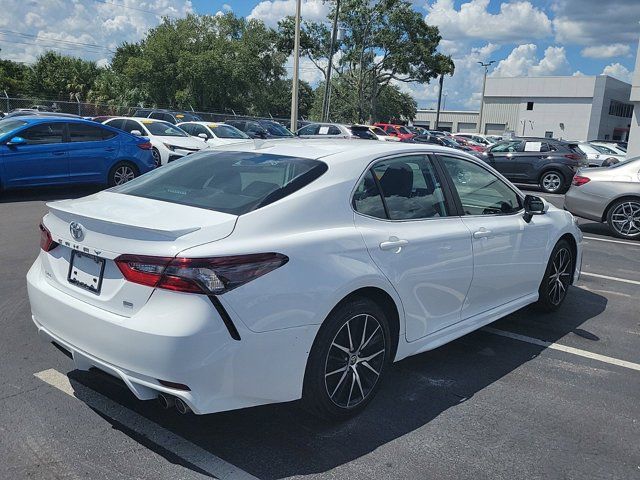 2022 Toyota Camry SE