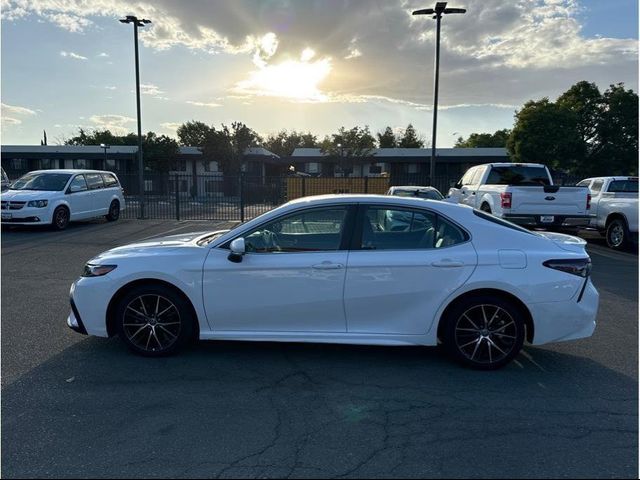 2022 Toyota Camry SE