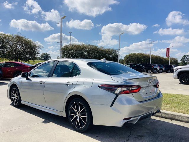 2022 Toyota Camry SE