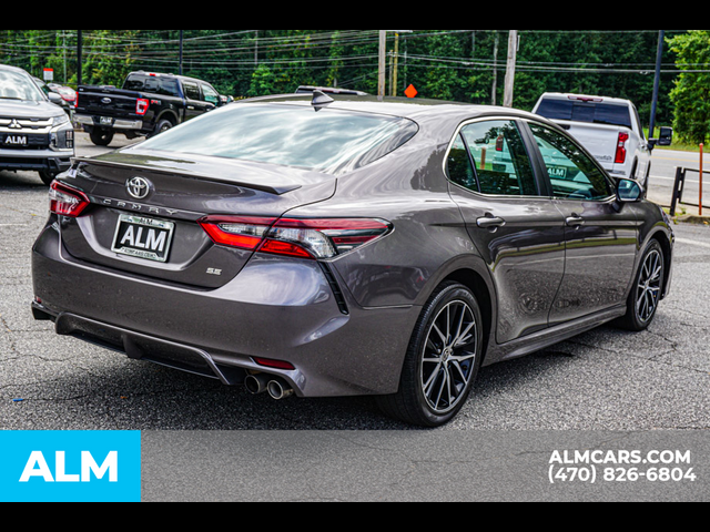 2022 Toyota Camry SE