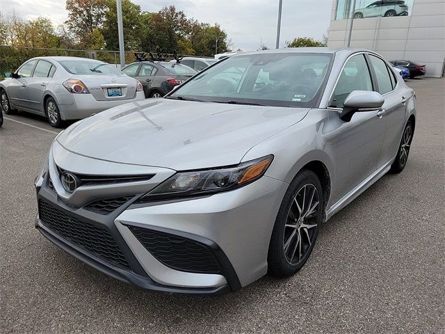 2022 Toyota Camry SE