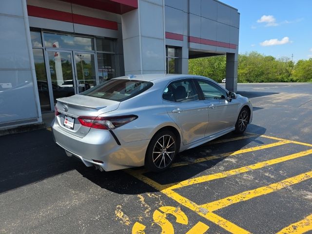 2022 Toyota Camry SE