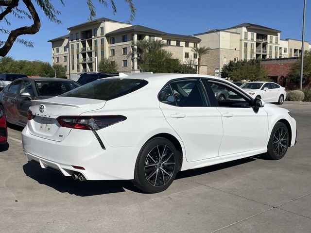 2022 Toyota Camry SE