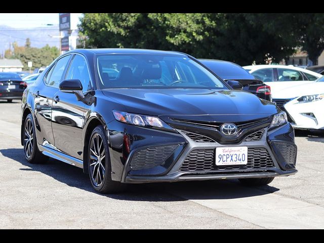 2022 Toyota Camry SE