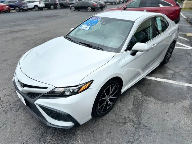2022 Toyota Camry SE