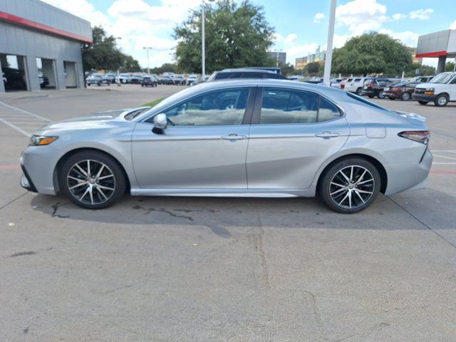 2022 Toyota Camry SE