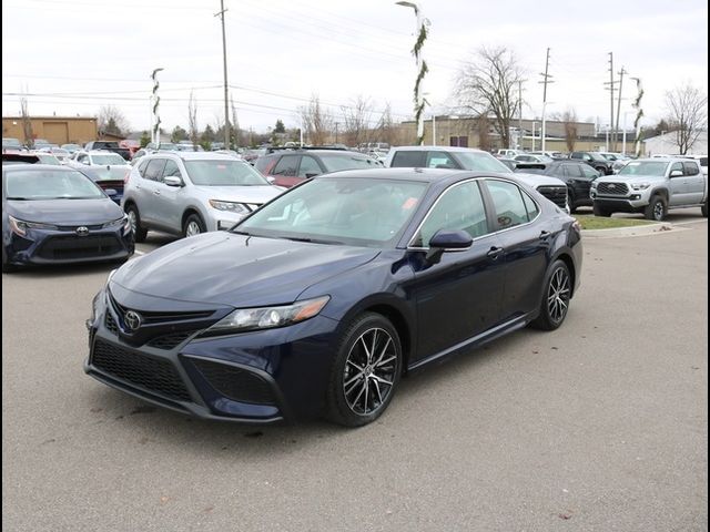 2022 Toyota Camry SE