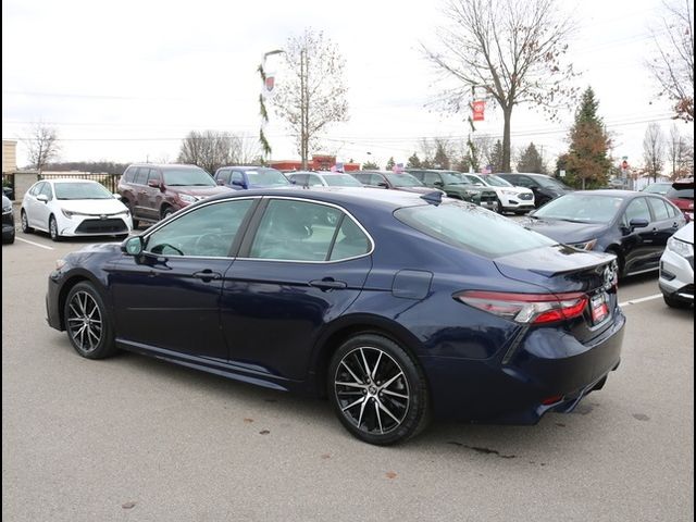 2022 Toyota Camry SE