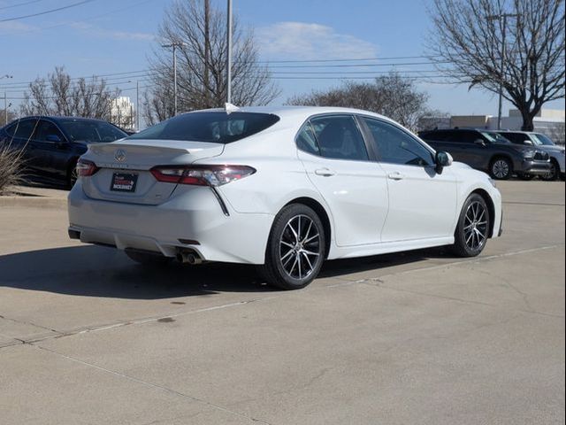 2022 Toyota Camry SE