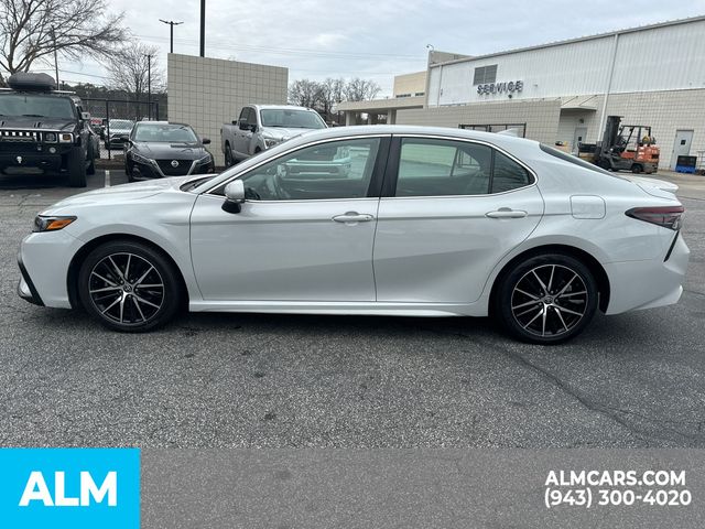 2022 Toyota Camry SE