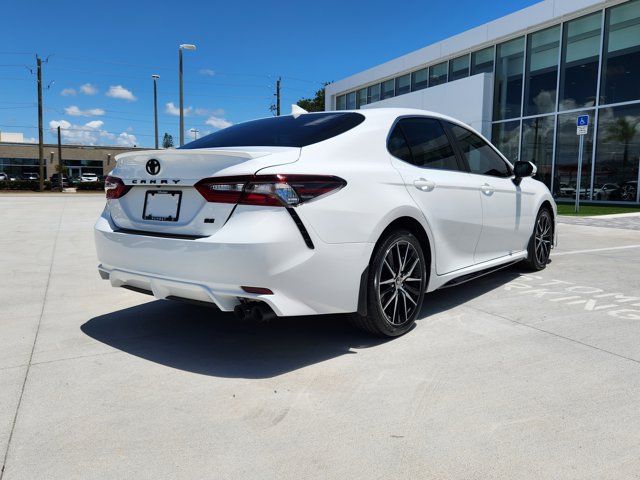 2022 Toyota Camry SE