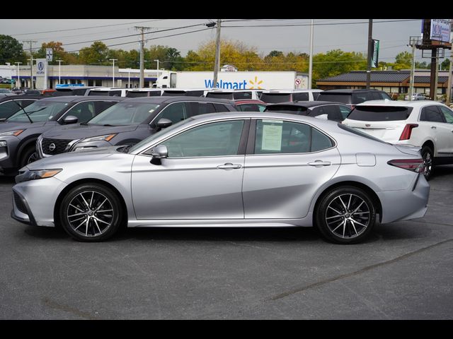 2022 Toyota Camry SE