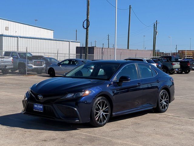 2022 Toyota Camry SE