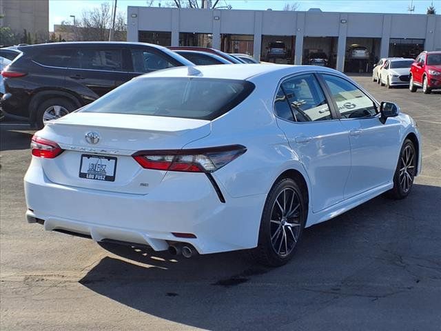 2022 Toyota Camry SE