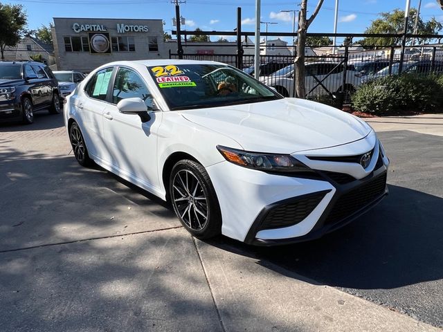 2022 Toyota Camry SE