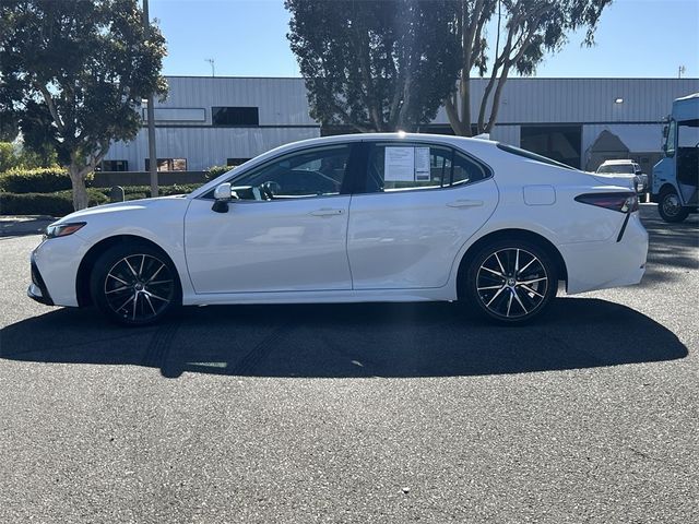 2022 Toyota Camry SE